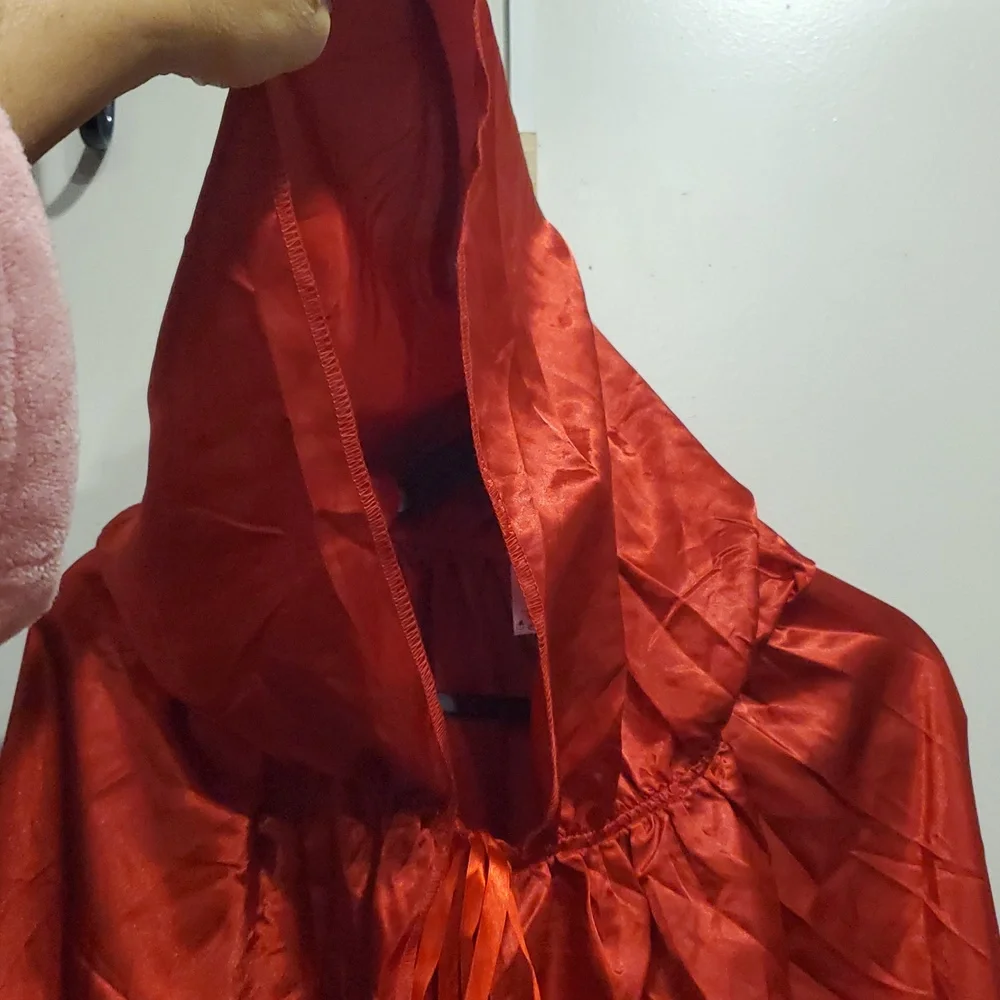Men's Red Satin Hooded Costume Cape One Size - Picture 2 of 4